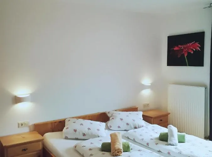 Gemuetliche Wohnung 10 Minuten Vom See Entfernt